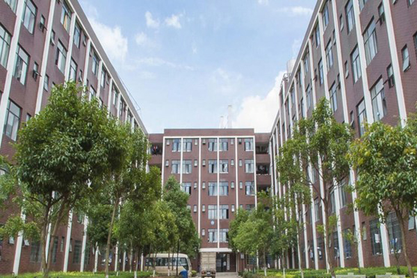 昆明市卫生学校