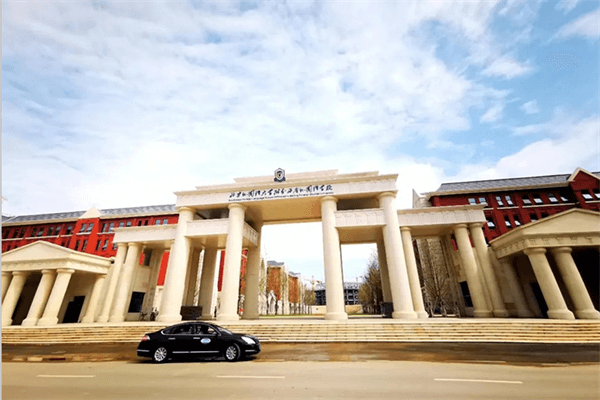 北京外国语大学附属西南外国语学校