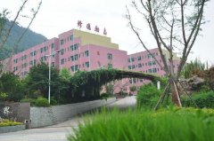 巴中龙泉外国语学校