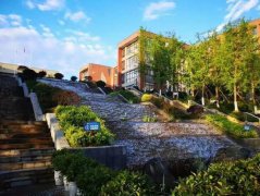 巴中棠湖外语实验学校