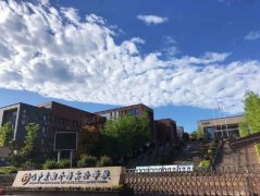 巴中棠湖外语实验学校