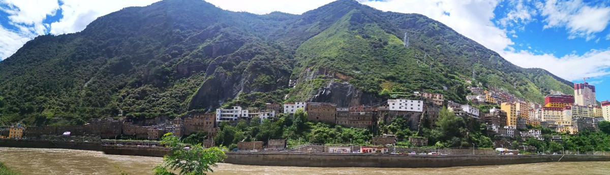 甘孜州雅江中学