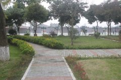 邛崃市强项实验学校