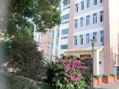 四川省崇州市蜀城中学