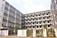 四川省眉山车城中学