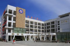 西昌市川兴中学