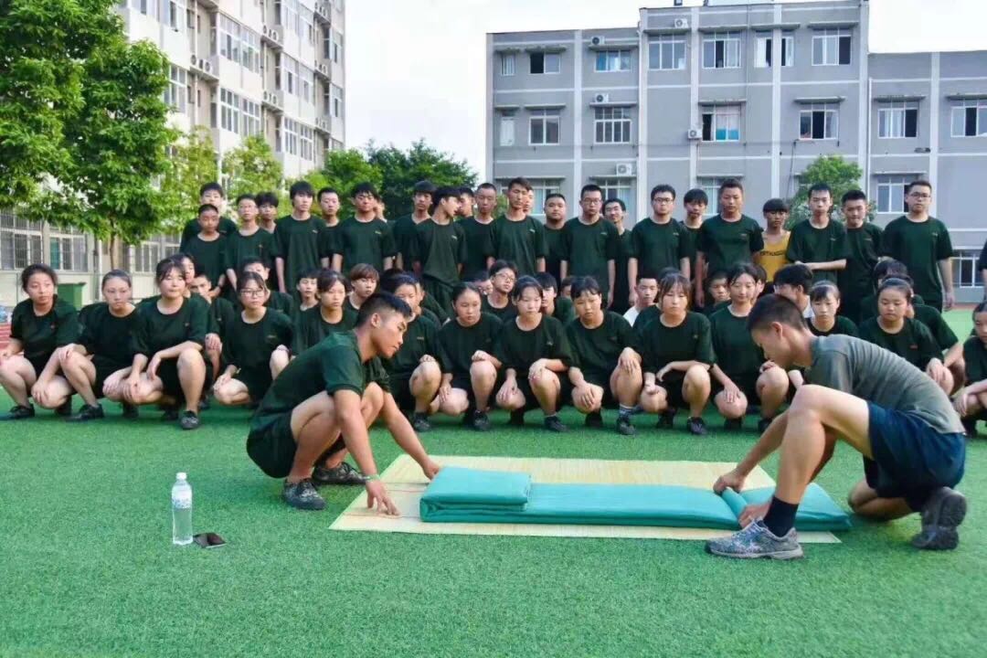 南充电子工业学校