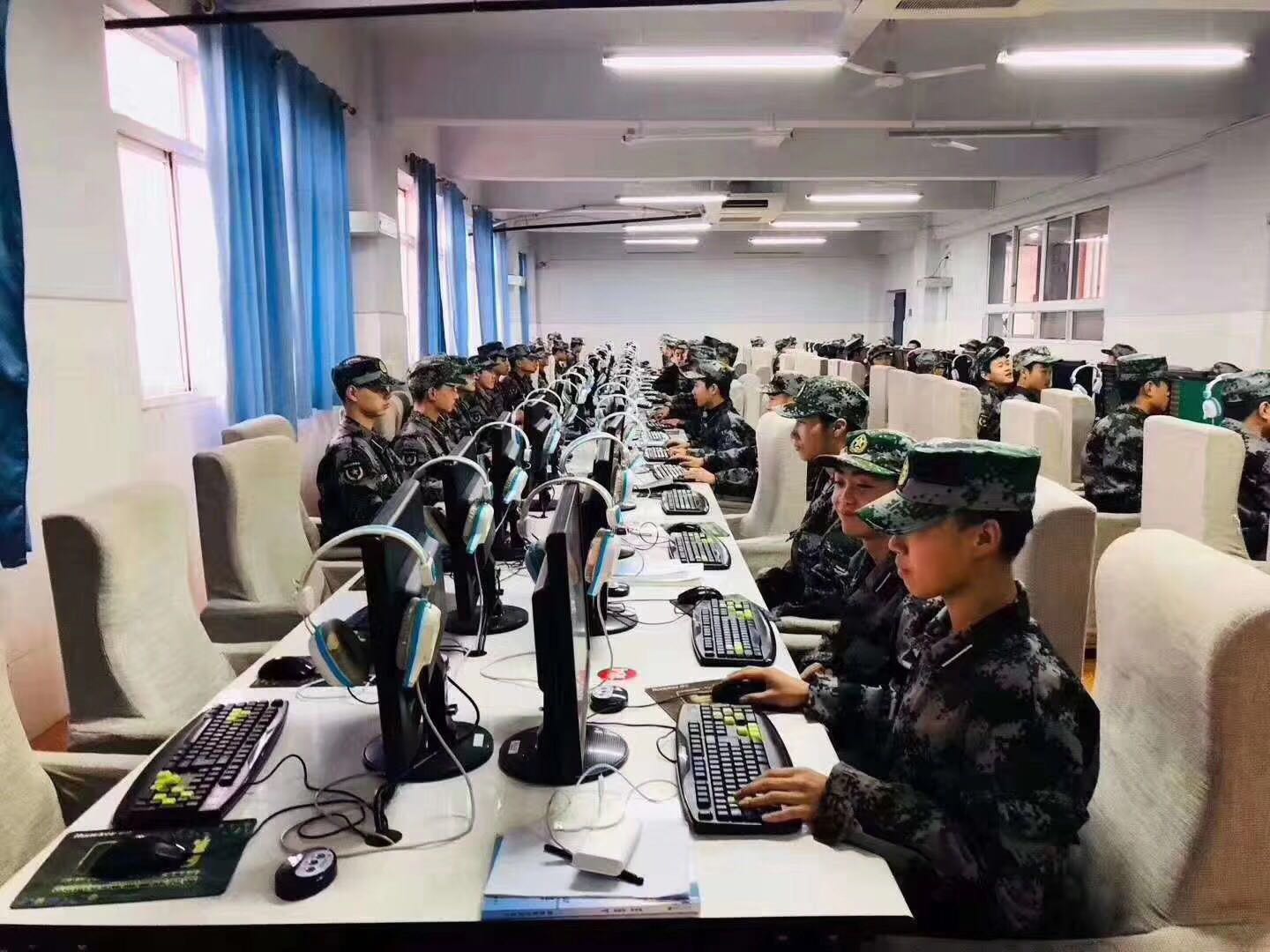 南充电子工业学校