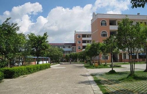 招远高级职业学校