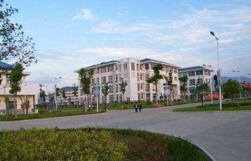 招远第三职业中专