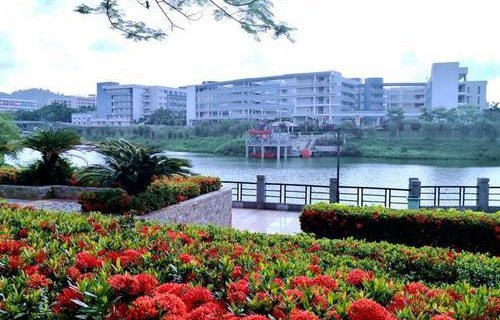 栖霞高级职业学校