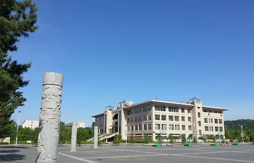 泰安机械电子工程学校