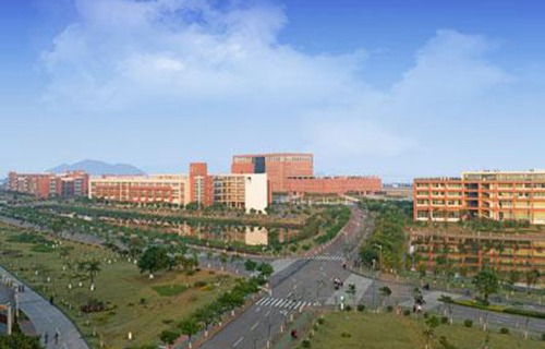 新泰职业中等专业学校