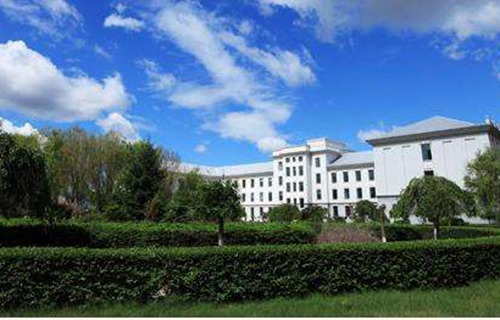 平度成人中等专业学校