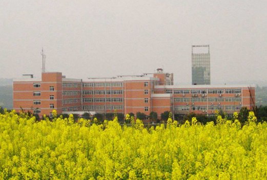 湖北潜江卫生学校