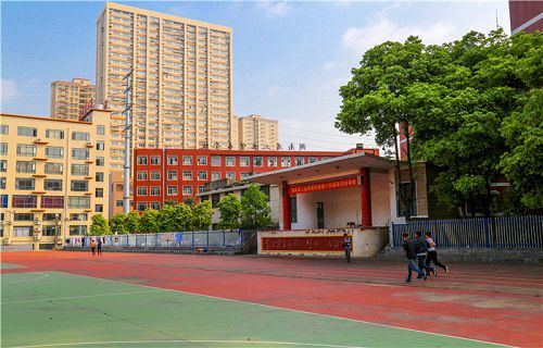 湖南工业贸易学校