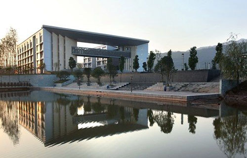 四川省崇州市职业中专学校