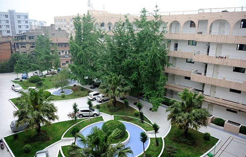 成都市恒辉技工学校