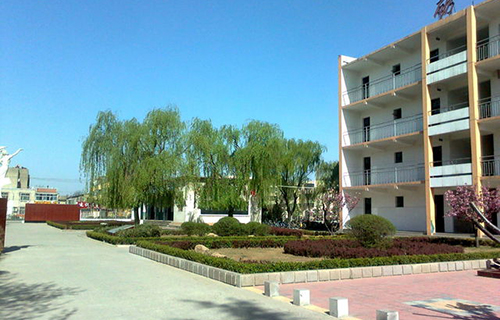 青衣江技工学校