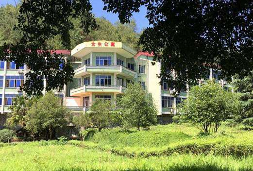 乐山市医药科技学校