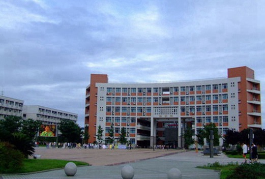 泸州医学院卫生学校