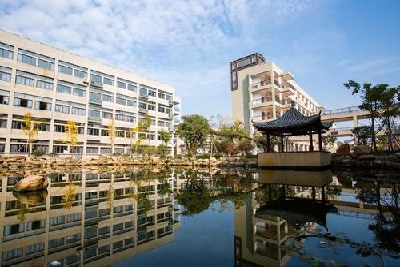 南部县职业技术学校