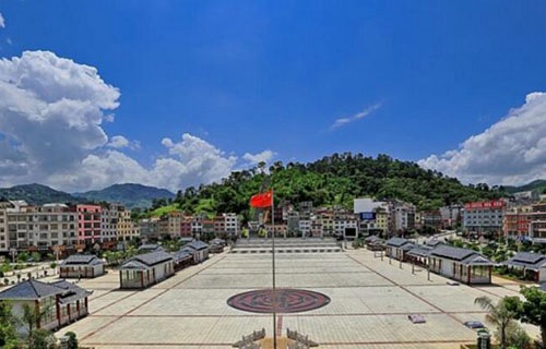 隆林各族自治县职业技术学校