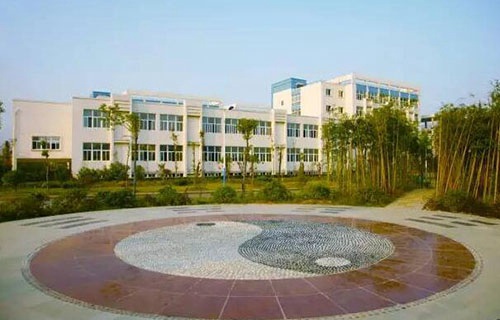 柳州医学高等专科学校附属中等卫生学校