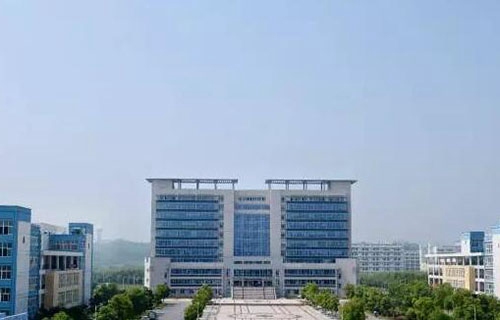 柳州医学高等专科学校附属中等卫生学校