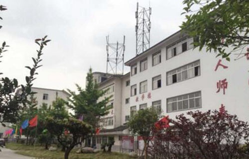 柳州地区技工学校