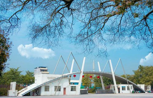 柳州汽车运输技工学校