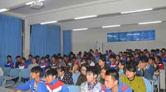 万源市黄钟职业中学