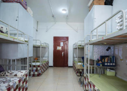 四川省马尔康民族师范学校