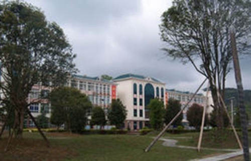 上思中等职业技术学校