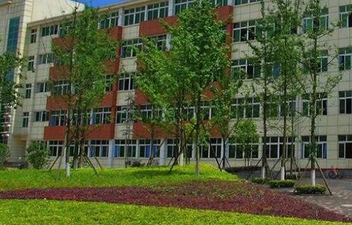 广西钦州商贸学校