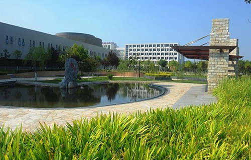 广西钦州商贸学校