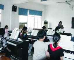 仪陇县翔宇科技职业学校