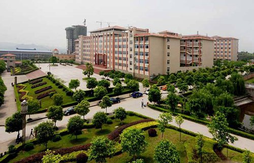 平南县翔云中等职业学校