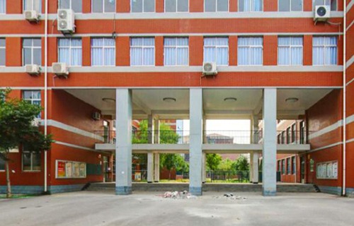 玉林龙池汽车工程职业技术学校