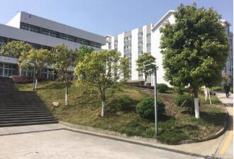 重庆万州三峡服装艺术学校