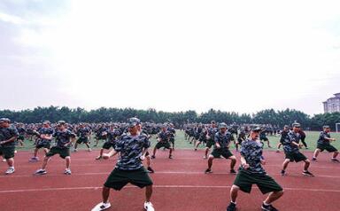 重庆市龙门浩职业中学校