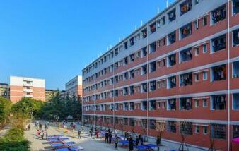 重庆南丁卫生职业学校