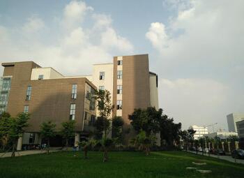 东兴中等职业技术学校