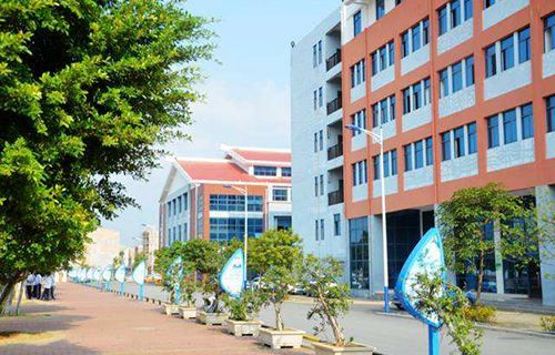 广西科技商贸高级技工学校