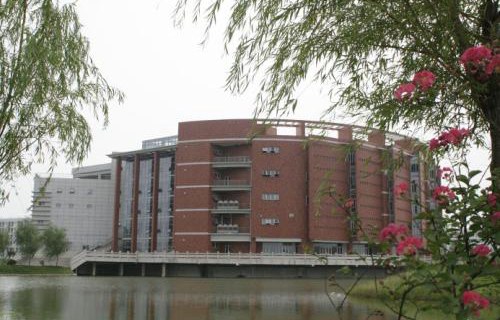 广西机械高级技工学校