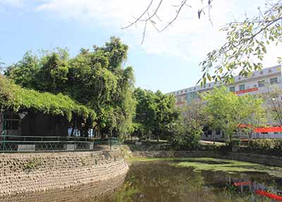 成都青华职业学校