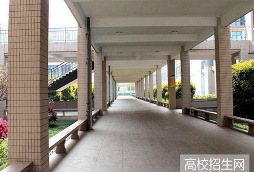 达州华西职业技术学校