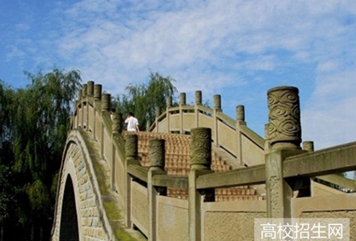 成都农业科技职业学院