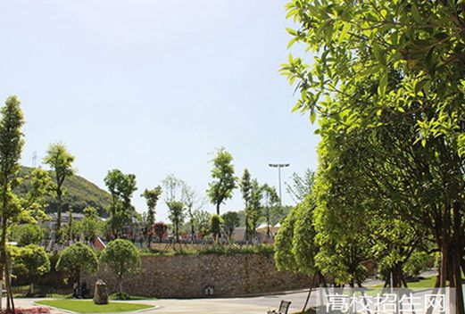 贵州应用技术职业学院