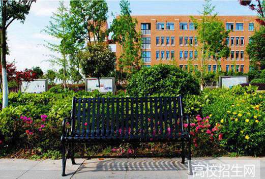 成都德圣中等职业学校